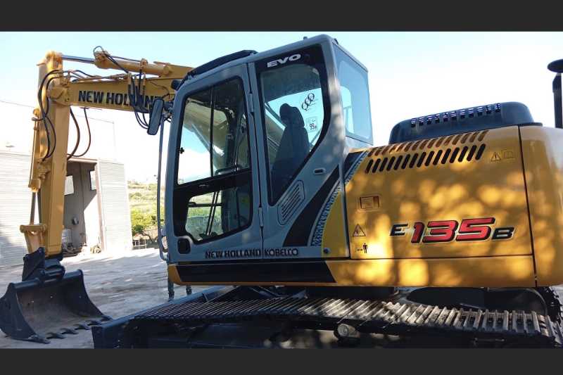 OmecoHub - Immagine NEW HOLLAND E135B